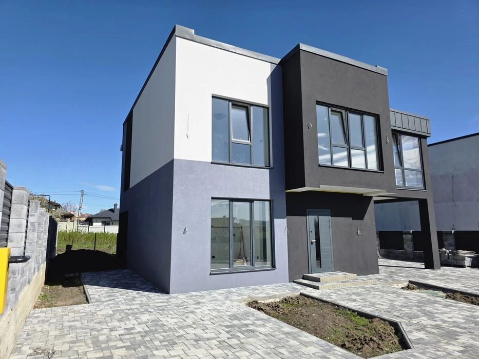 Продається ЗДАНИЙ з ремонтом БУДИНОК  4км. від МАЙДАНУ з газ