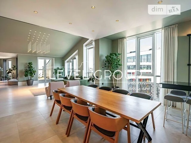 Sale of a 5-room apartment of 263.2 sq. m. on Mytropolyta Vasylya Ly street