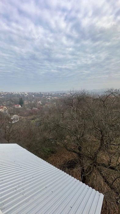 Продаж 6-ти кімнатного будинку, по вул. Горіхівська (середин