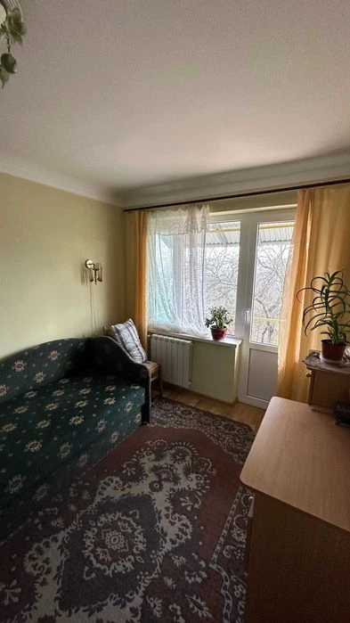 Продаж 6-ти кімнатного будинку, по вул. Горіхівська (середин