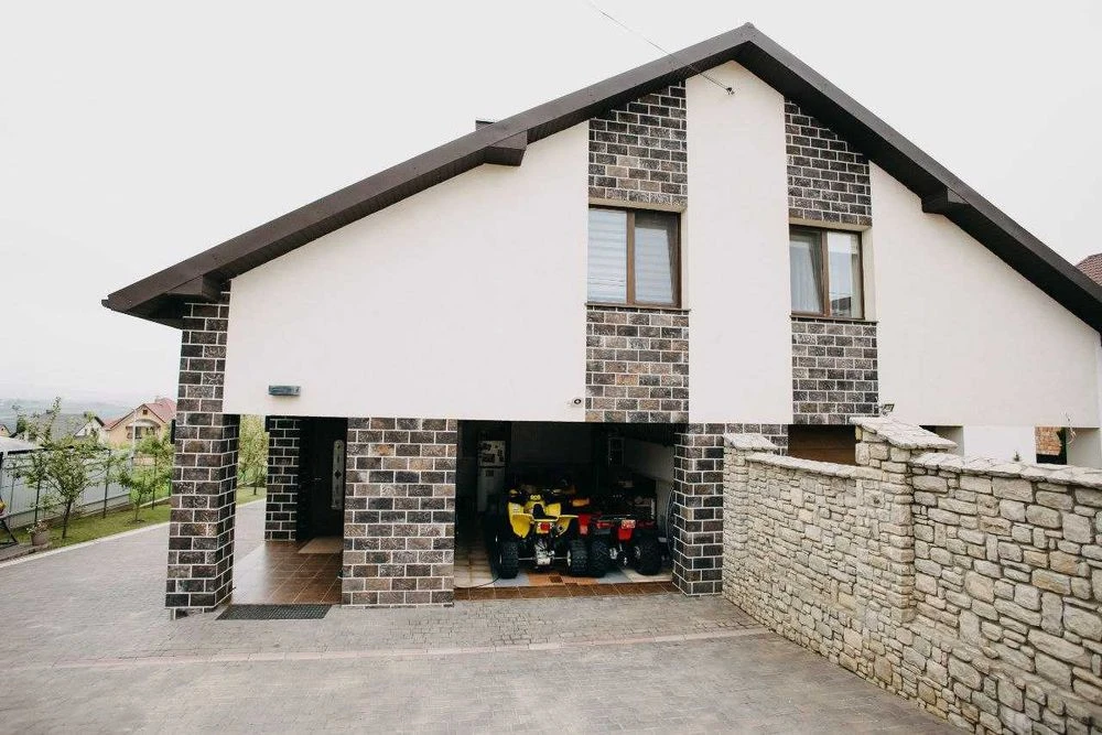 Сучасний будинок 207 м,кв. у Кучурові, 7 сот.