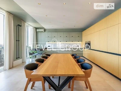 Sale of a 5-room apartment of 263.2 sq. m. on Mytropolyta Vasylya Ly street