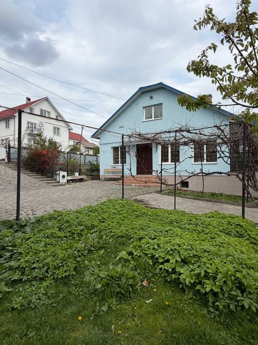 Продаж затишного будинку в м.Чернівці (вул. Вижницька)