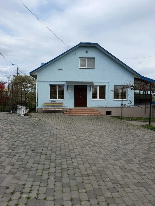 Продаж затишного будинку в м.Чернівці (вул. Вижницька)