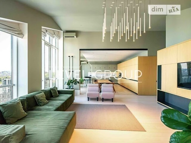 Sale of a 5-room apartment of 263.2 sq. m. on Mytropolyta Vasylya Ly street
