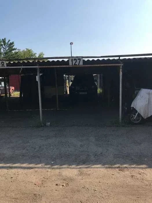 Продам паркоместо.