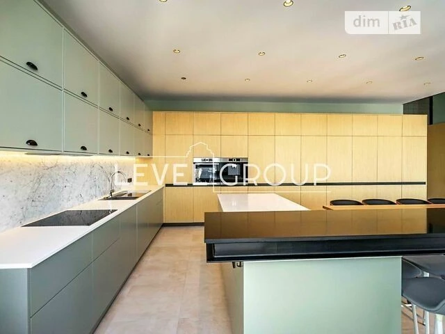 Sale of a 5-room apartment of 263.2 sq. m. on Mytropolyta Vasylya Ly street