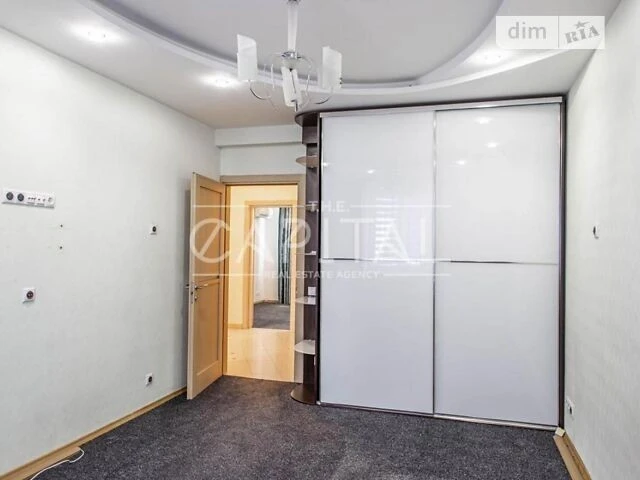 Продаж 4к квартири 130 кв. м на вул. Микільсько-Слобідська •