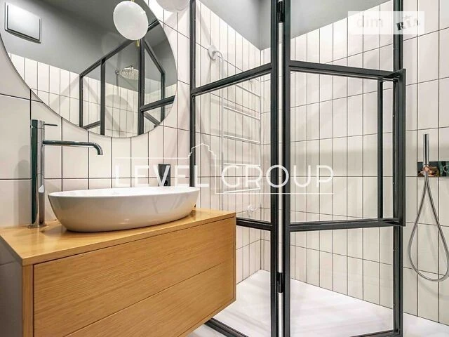 Sale of a 5-room apartment of 263.2 sq. m. on Mytropolyta Vasylya Ly street