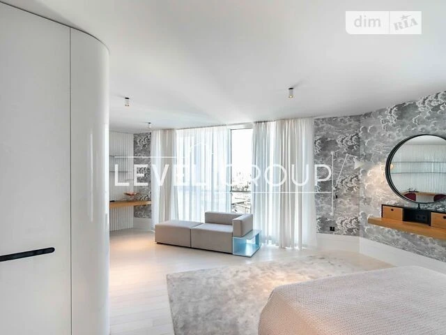 Sale of a 5-room apartment of 263.2 sq. m. on Mytropolyta Vasylya Ly street