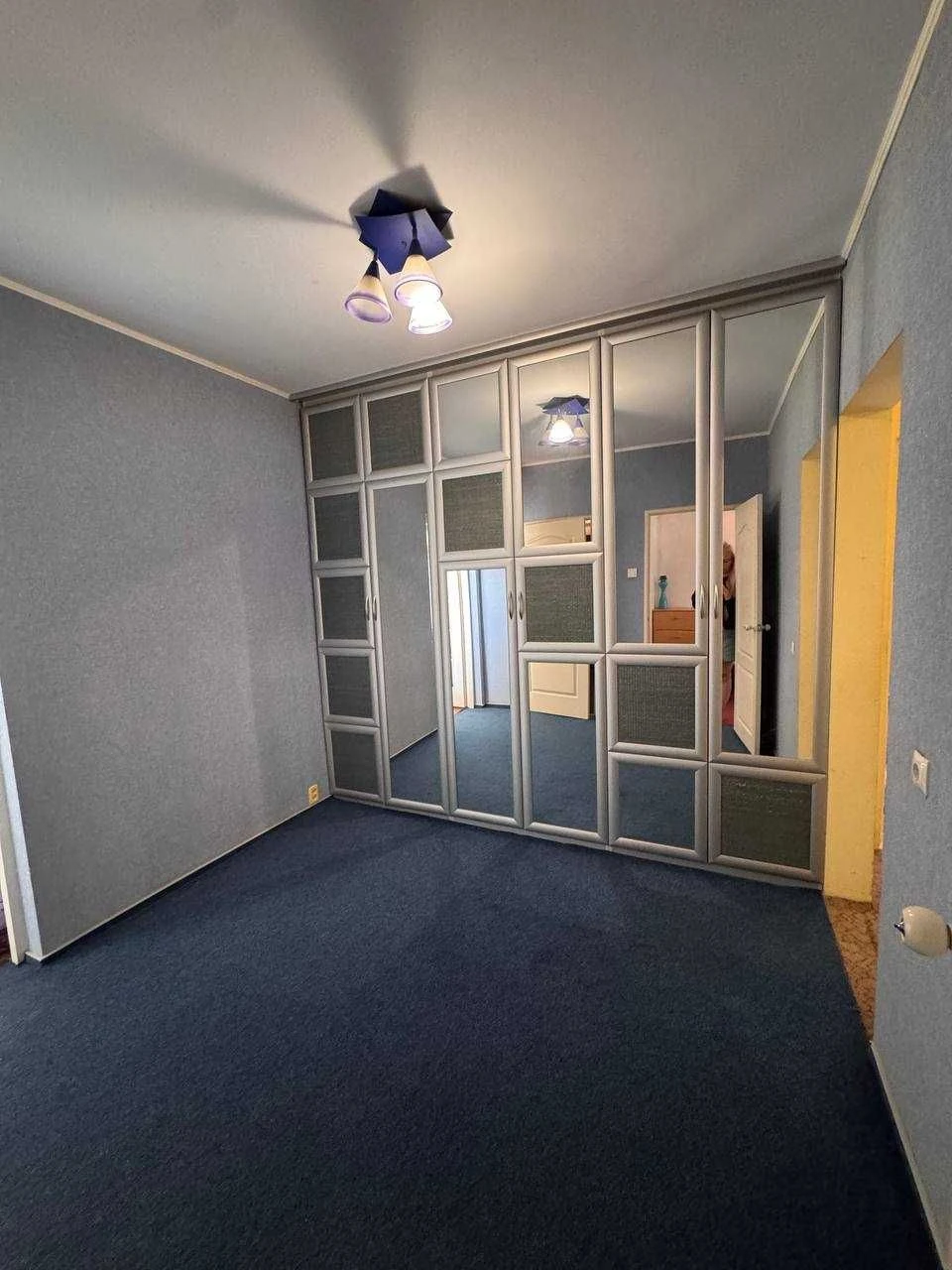 Продається 4х кімнатна квартира вул.Івасюка