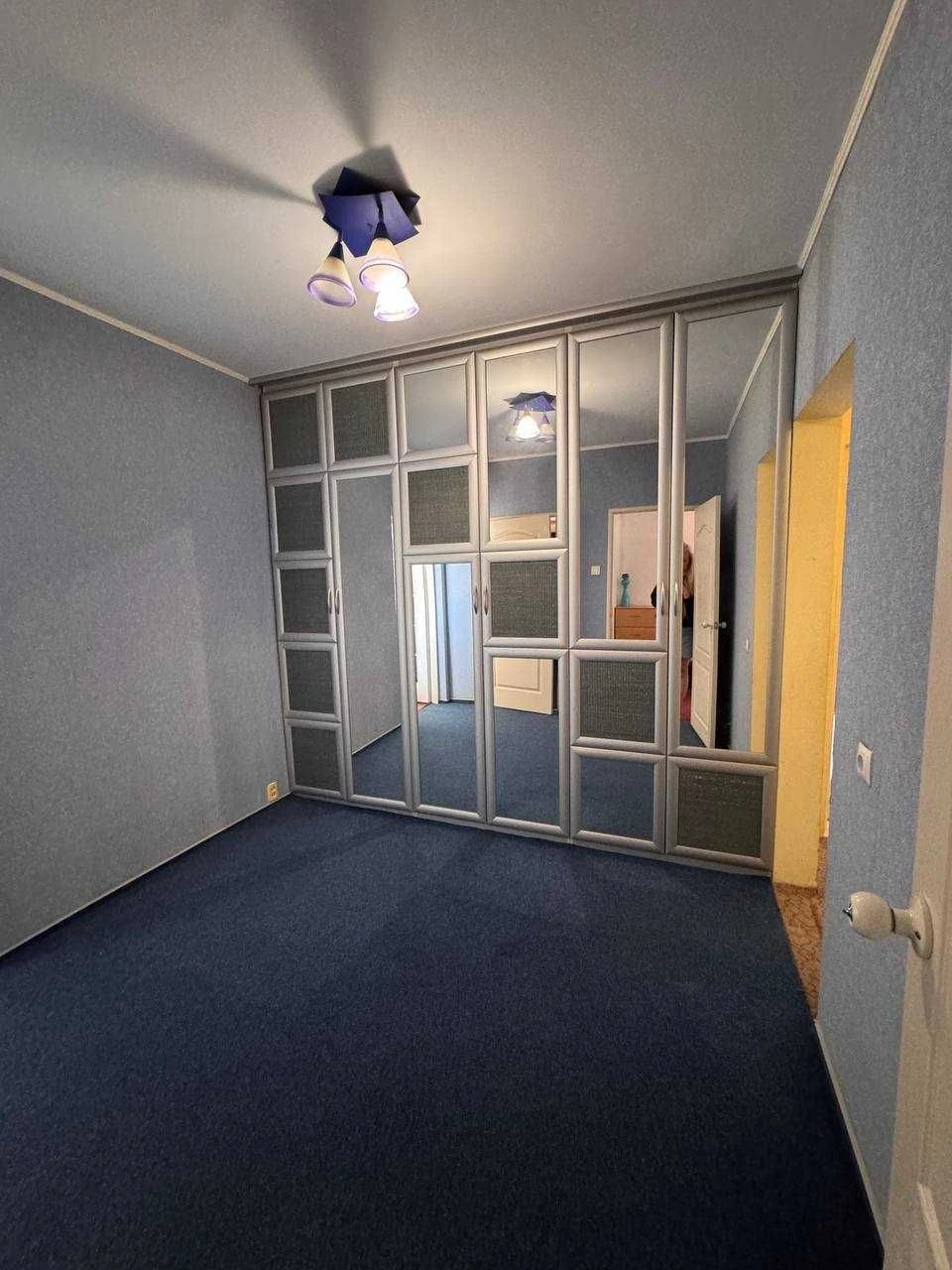 Продається 4х кімнатна квартира вул.Івасюка