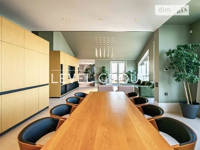 Sale of a 5-room apartment of 263.2 sq. m. on Mytropolyta Vasylya Ly street