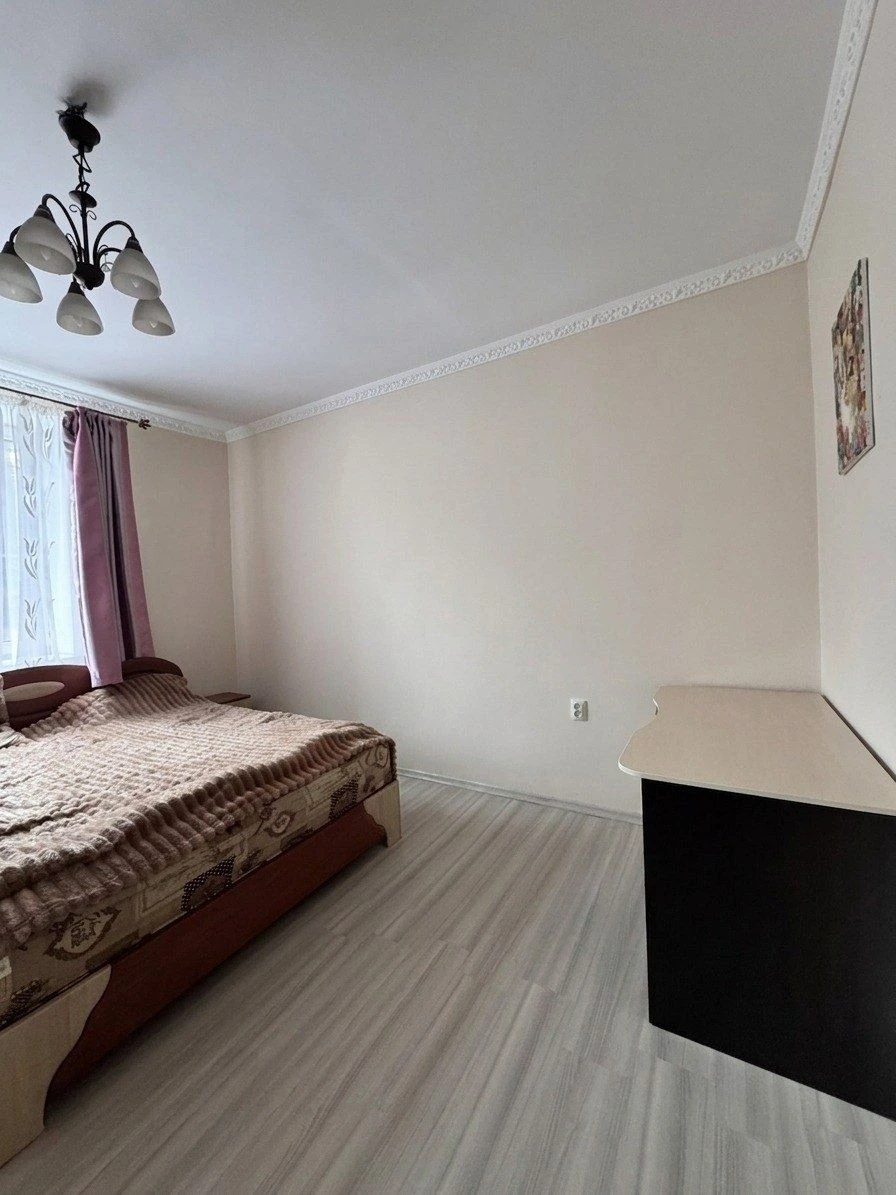 Продаж 2-кімнатної квартири по вул. Карпинця, неподалік  гот