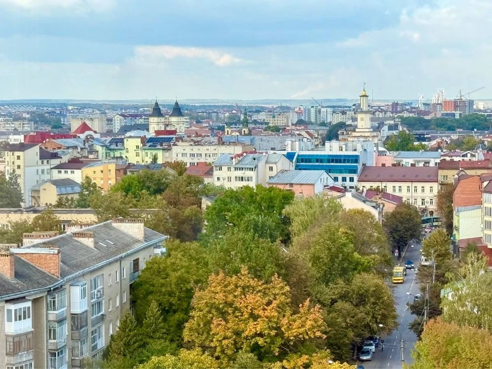 Мега -видова двійка в самому  центрі міста. Бізнес- клас!