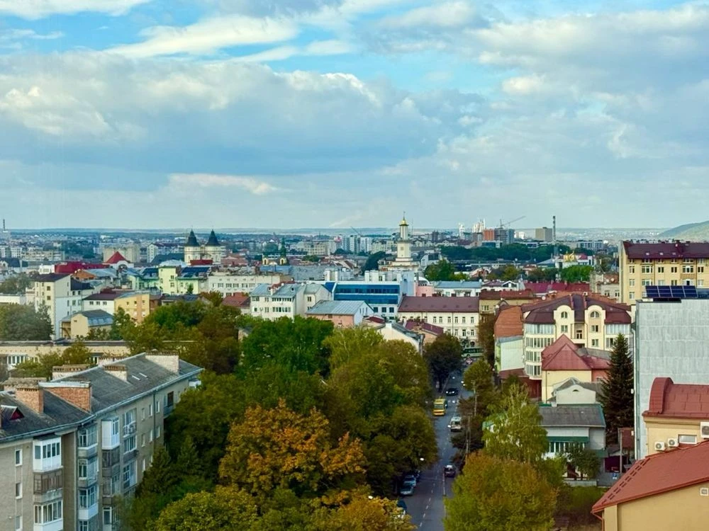 Мега -видова двійка в самому  центрі міста. Бізнес- клас!