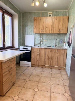 Продаж 3к, браїлки поряд з ринком, 63м2