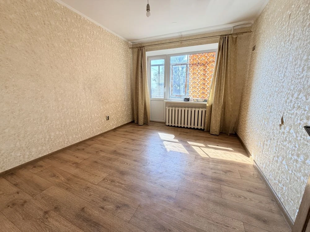 Продаж 3к, браїлки поряд з ринком, 63м2
