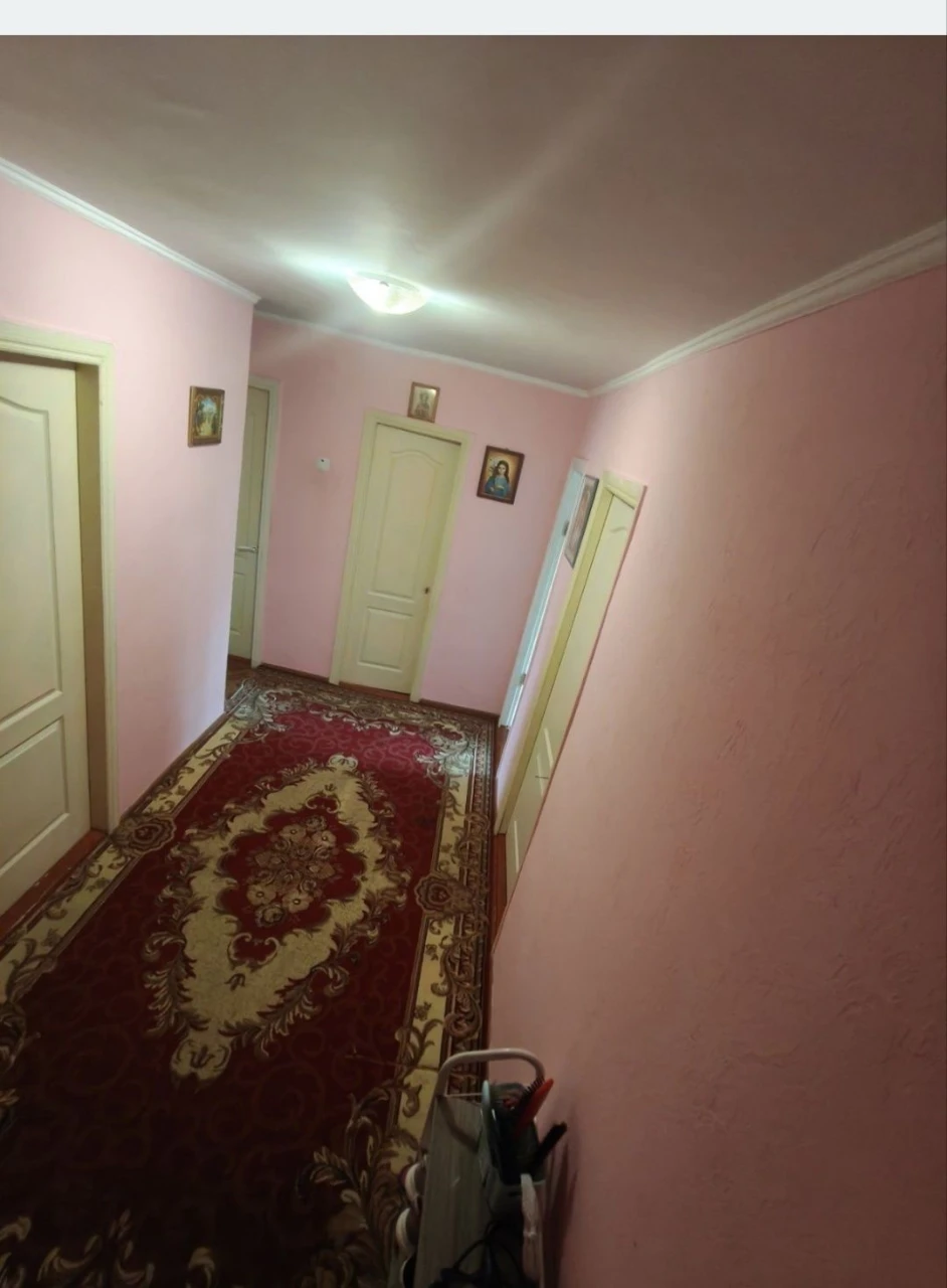 Продаж трикімнатної квартири