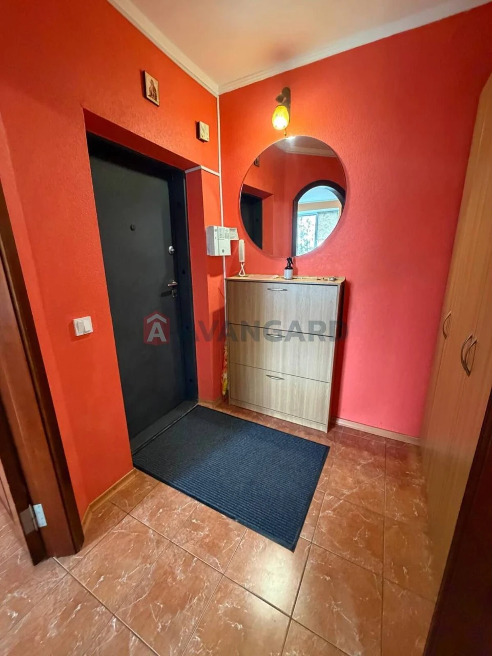 4-х квартира, меблі і техніка залишаються, 2 поверх