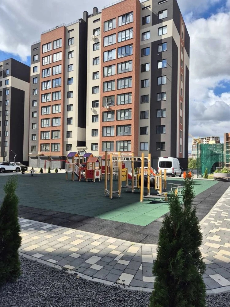 Продам 1-кімнатну квартиру по переуступці від власника (Озер