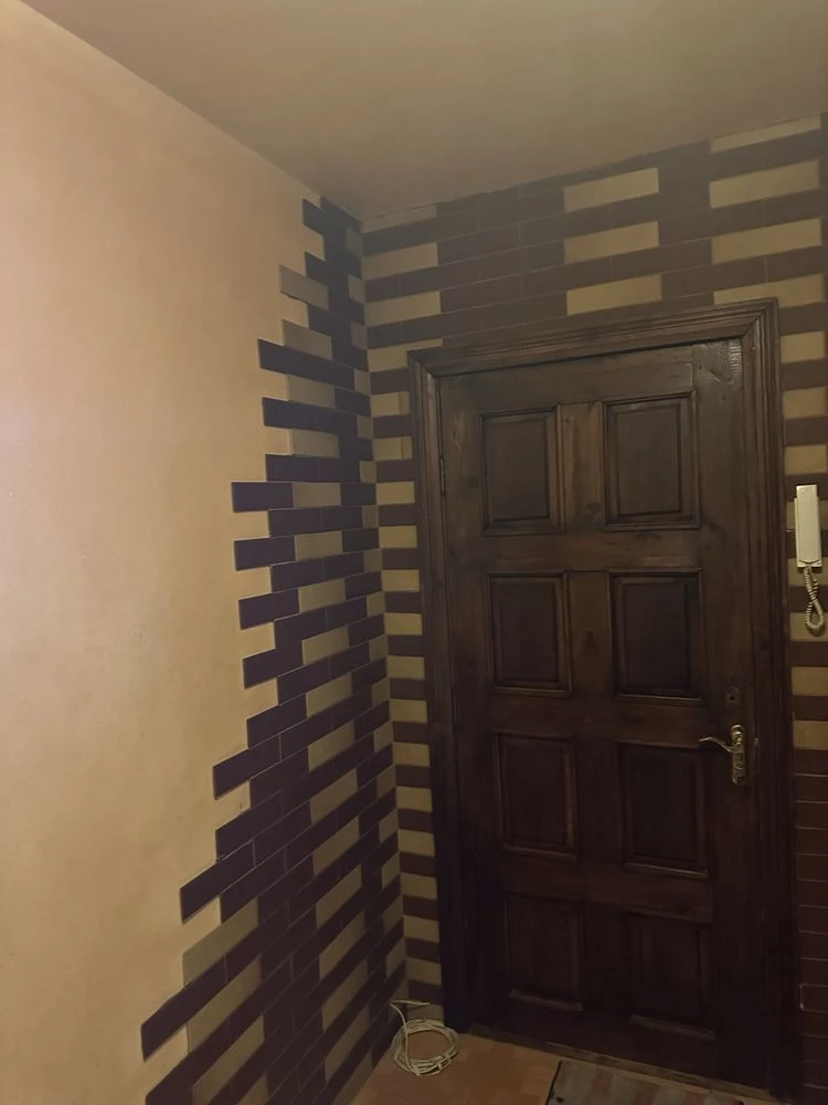 Продаеться от ХОЗЯИНА 3-х ком. квартира  , возможен небольшо