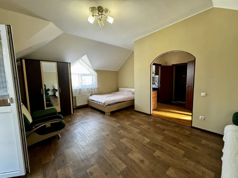 1-кімнатна крупногабаритна квартира — 42,7 м², автономне опа