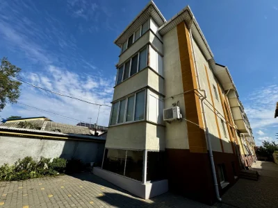 1-кімнатна крупногабаритна квартира — 42,7 м², автономне опа