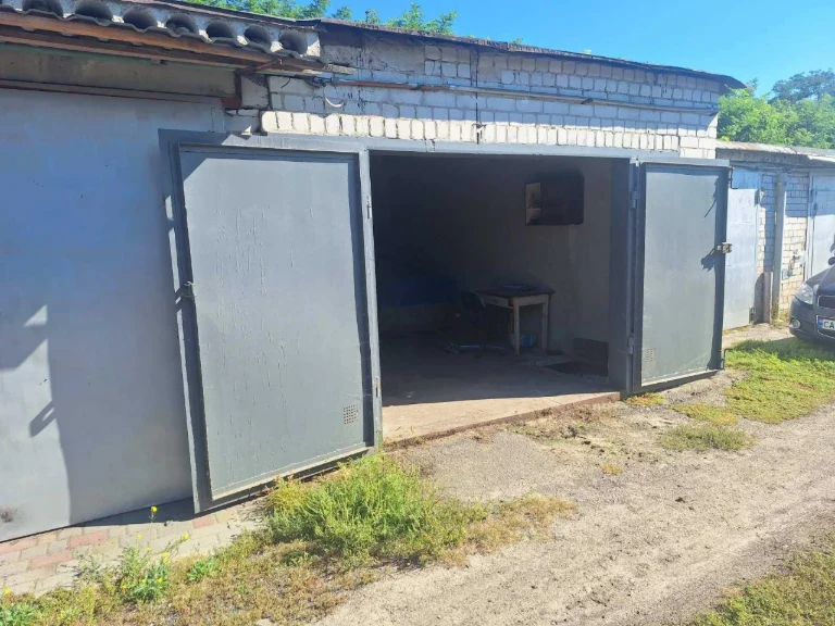 Продаж капітального гаража у центрі міста біля ЖК «Рідний ді