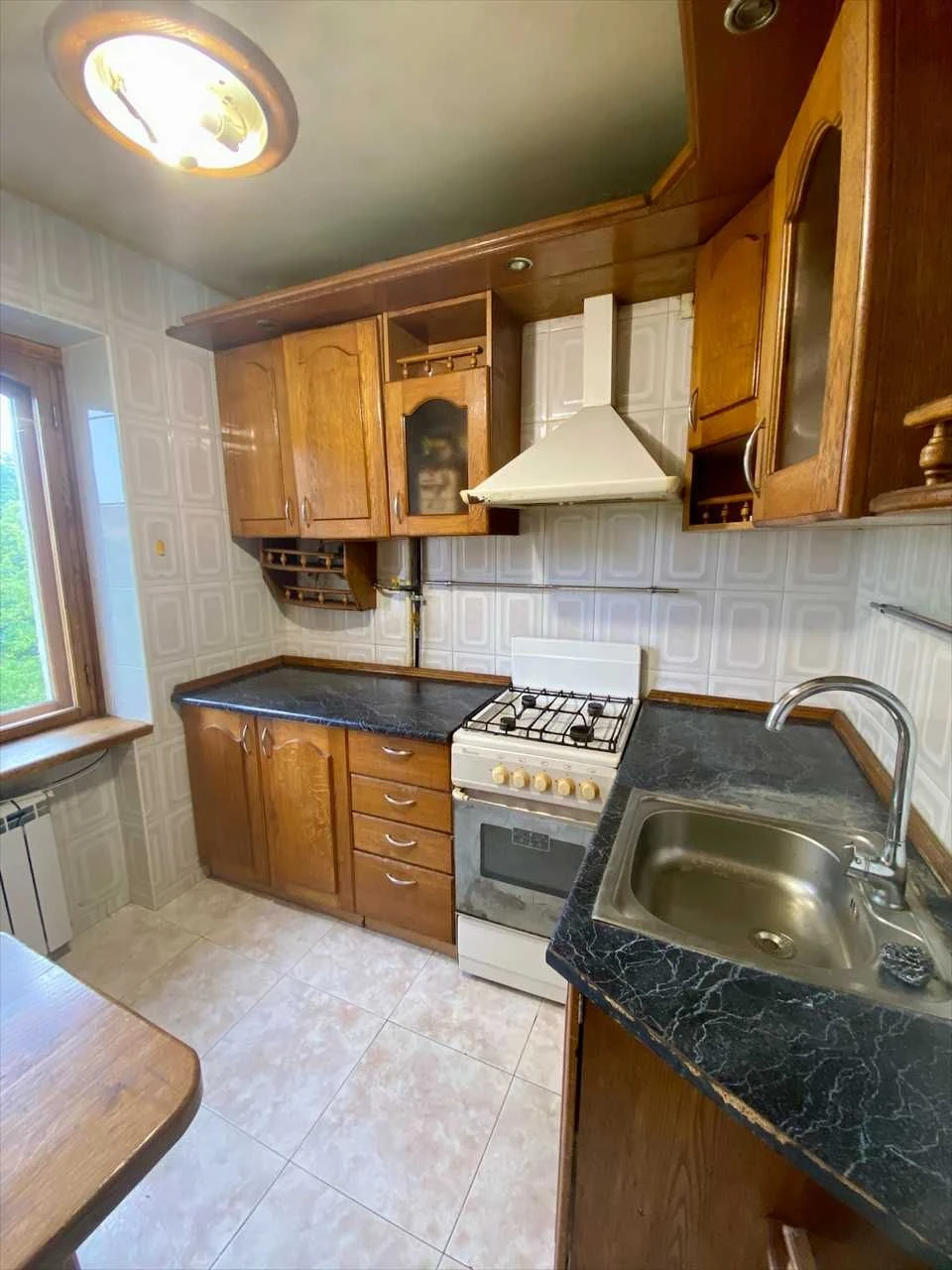 Продаж 2 К квартири - 4 поверх цегляний будинок