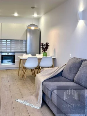 80m² in the residential complex "Slavutich", 2 bedrooms, panoramic view, metro 1 min.
