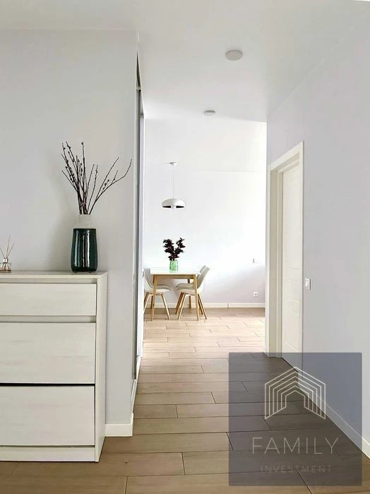 80m² in the residential complex "Slavutich", 2 bedrooms, panoramic view, metro 1 min.