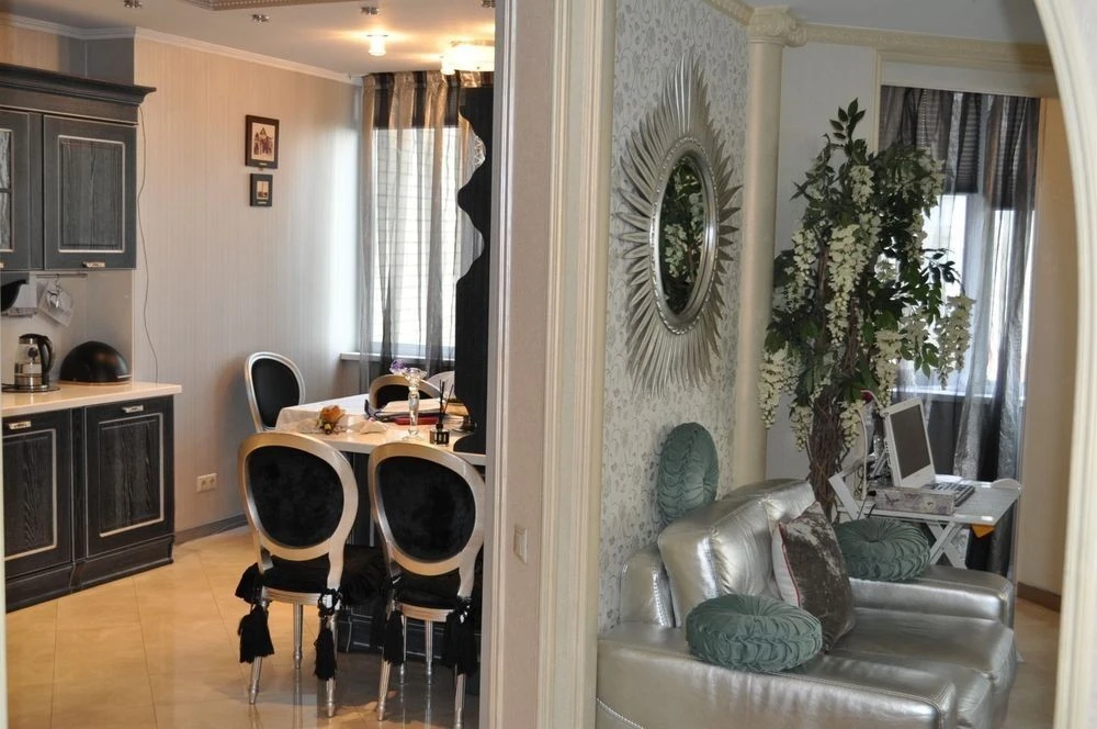 For sale four-room apartment 110m3, Mykilsko-Slobidska