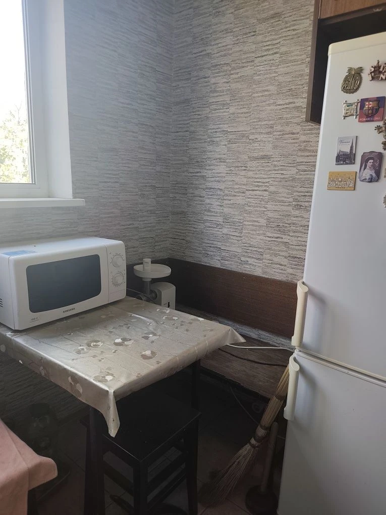 Продам 4х комн кв по пр Аэрокосмическмуу !й !
