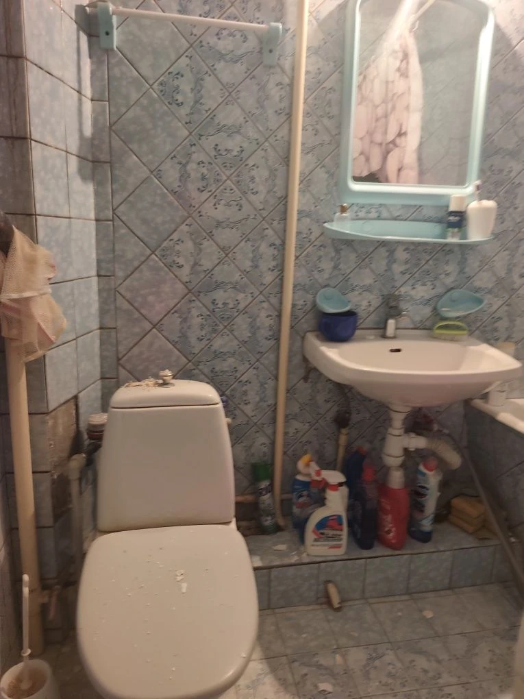 Продам 4х комн кв по пр Аэрокосмическмуу !й !