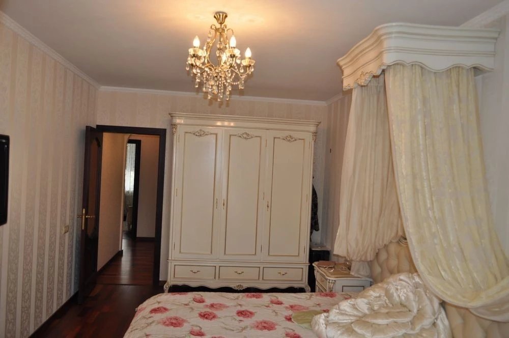 For sale four-room apartment 110m3, Mykilsko-Slobidska