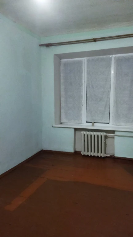 продам гостинку метро Масельского ,ул.Библика,1.