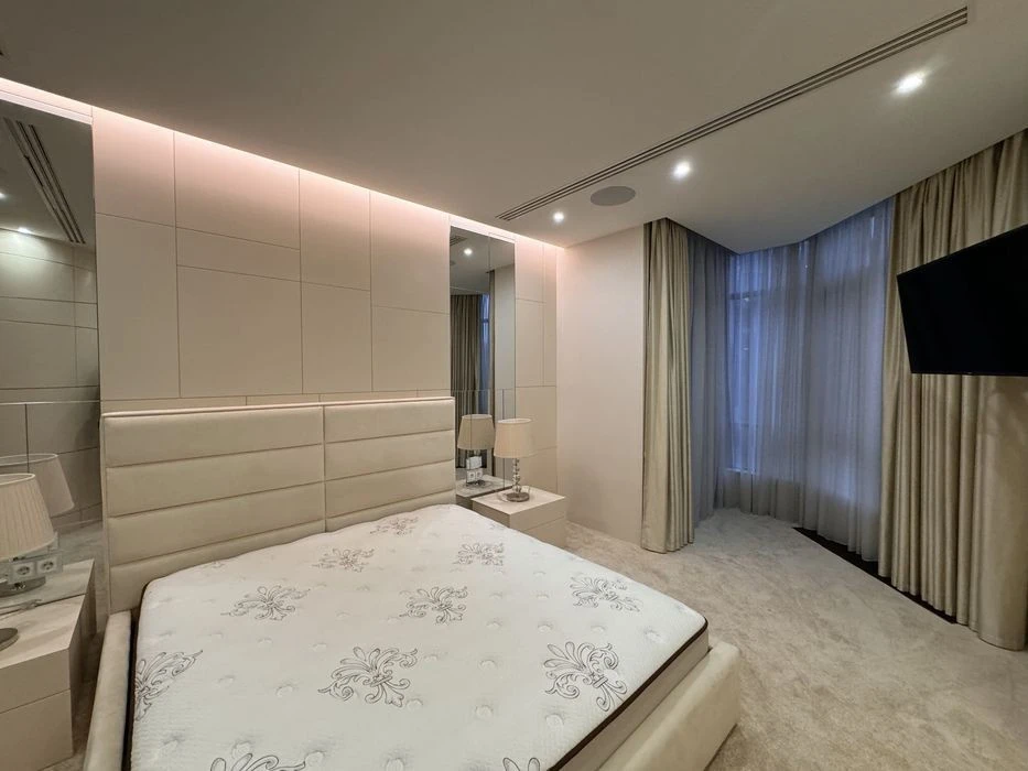 Spacious apartment for sale PecherSky! Bolsunivska 2. Pechersk