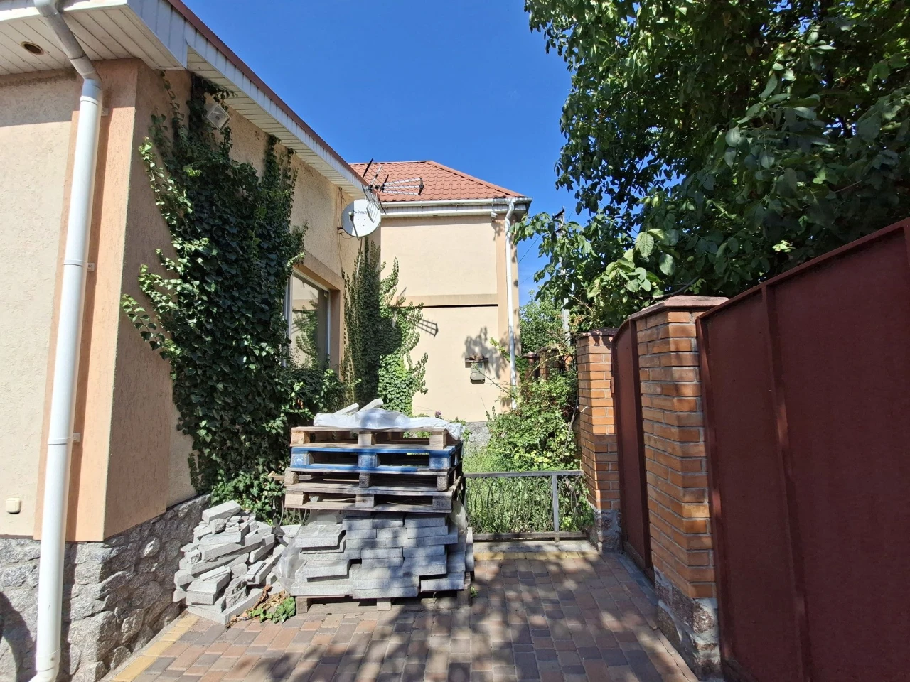 Продам будинок р-н Лелеківка