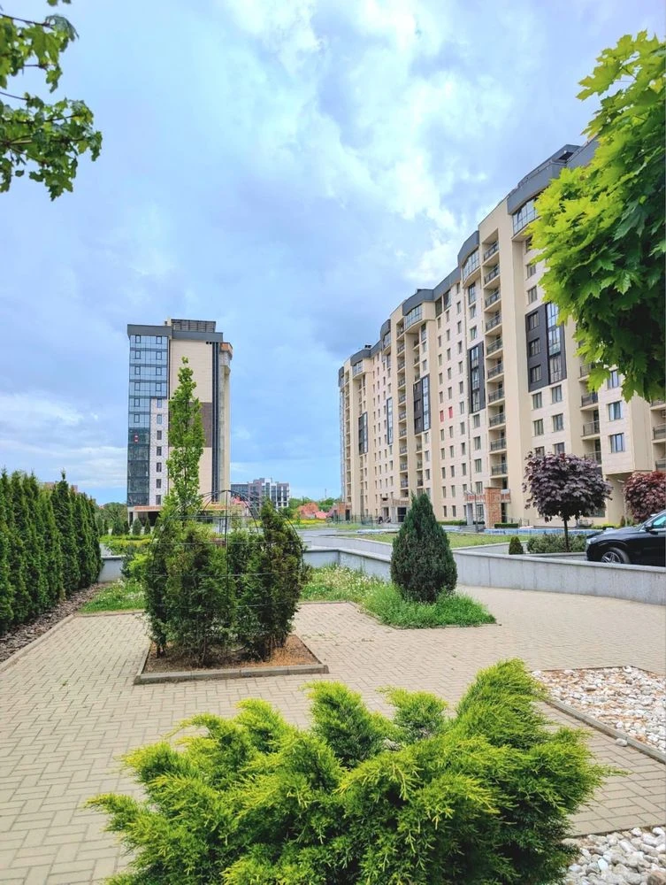 Продається велика 2 кімнатна квартира в новобудові