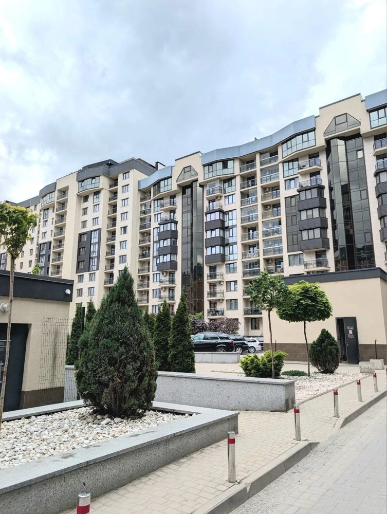 Продається велика 2 кімнатна квартира в новобудові