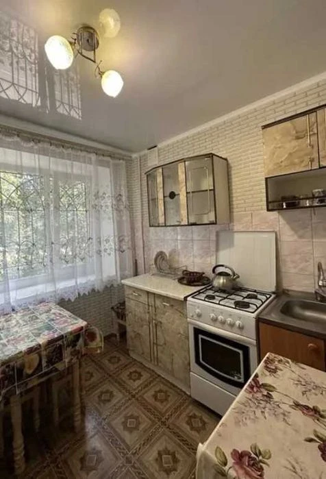 1 квартира с капремонтом и мебелью на Добровольского