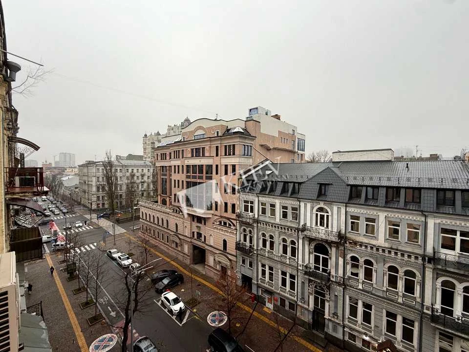 Квартира. Київ, Євгена Чикаленка вул.