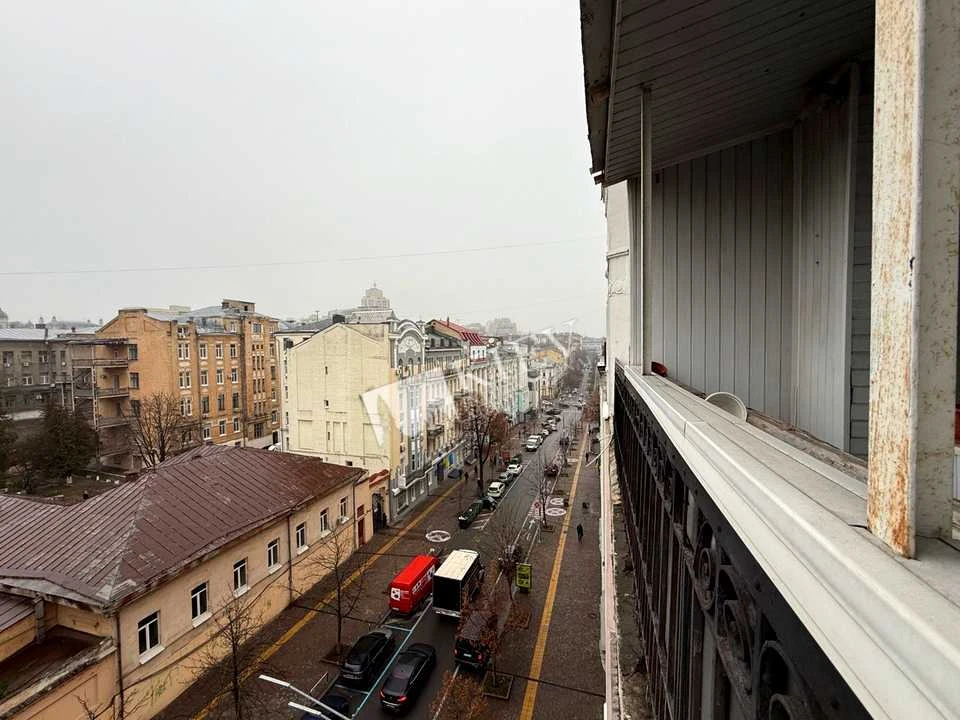 Квартира. Київ, Євгена Чикаленка вул.
