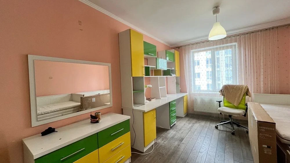 Apartment for sale in a new building, 6th floor, 64 sq m.