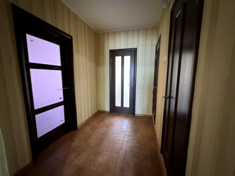 Оренда квартири 3-кімн. 80 м² 10/16 пов.