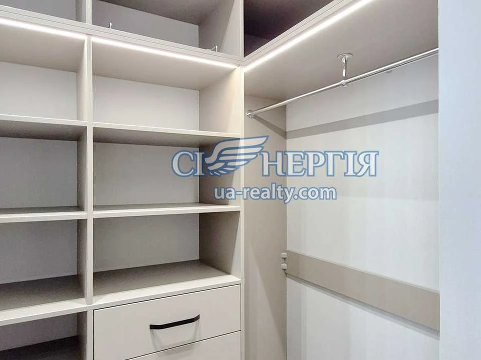 Квартира. Київ, Василя Тютюнника вул.