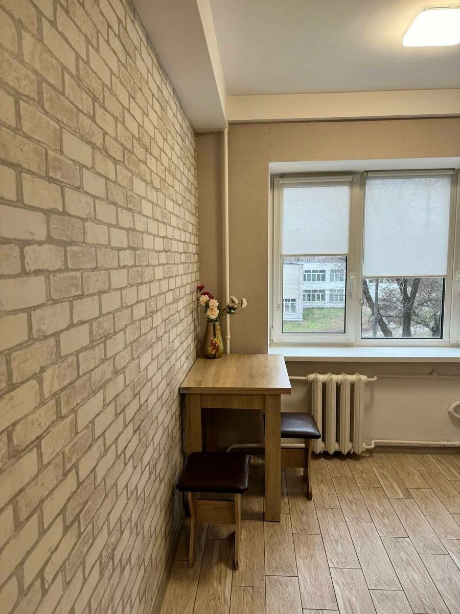 Оренда 1-кімнатної квартири 30 м², Донецька вул., 7