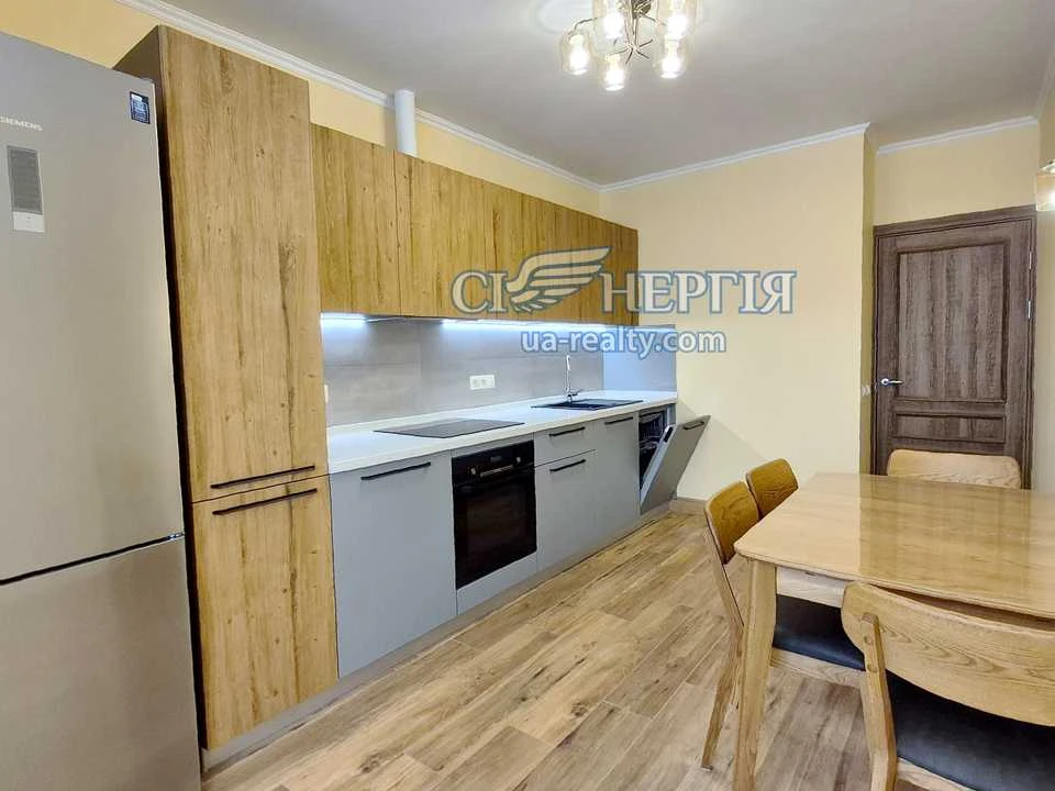 Квартира. Київ, Левка Лук'яненка вул.