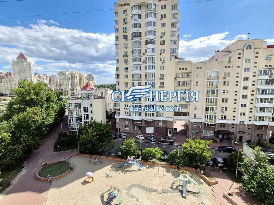 Квартира. Київ, Левка Лук'яненка вул.
